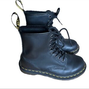 Dr. Martens Pascal Boots for Women, Size 5 - Black